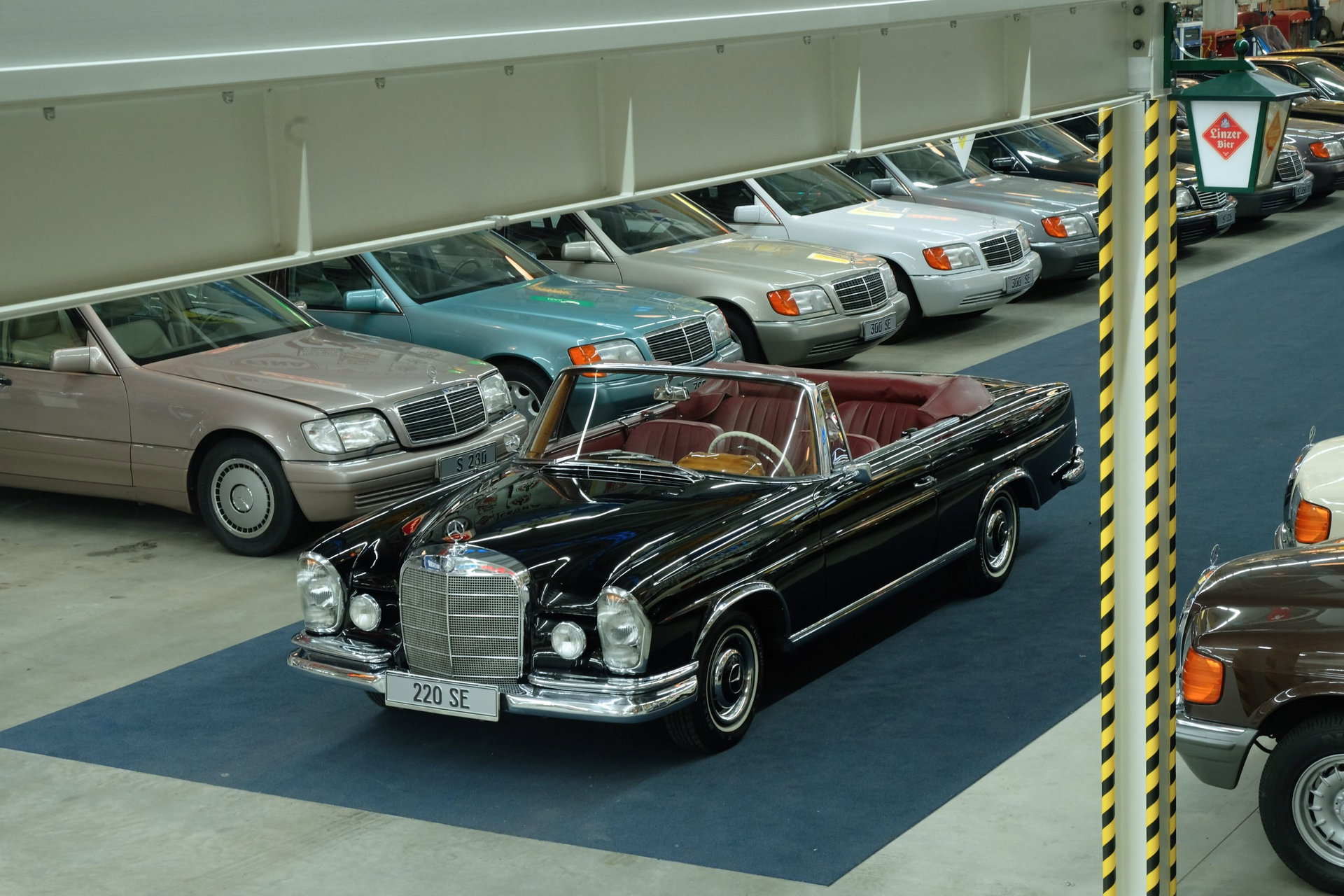 1963 Mercedes-Benz S-Class W111/112 - 220 SEb Cabriolet, foto 1