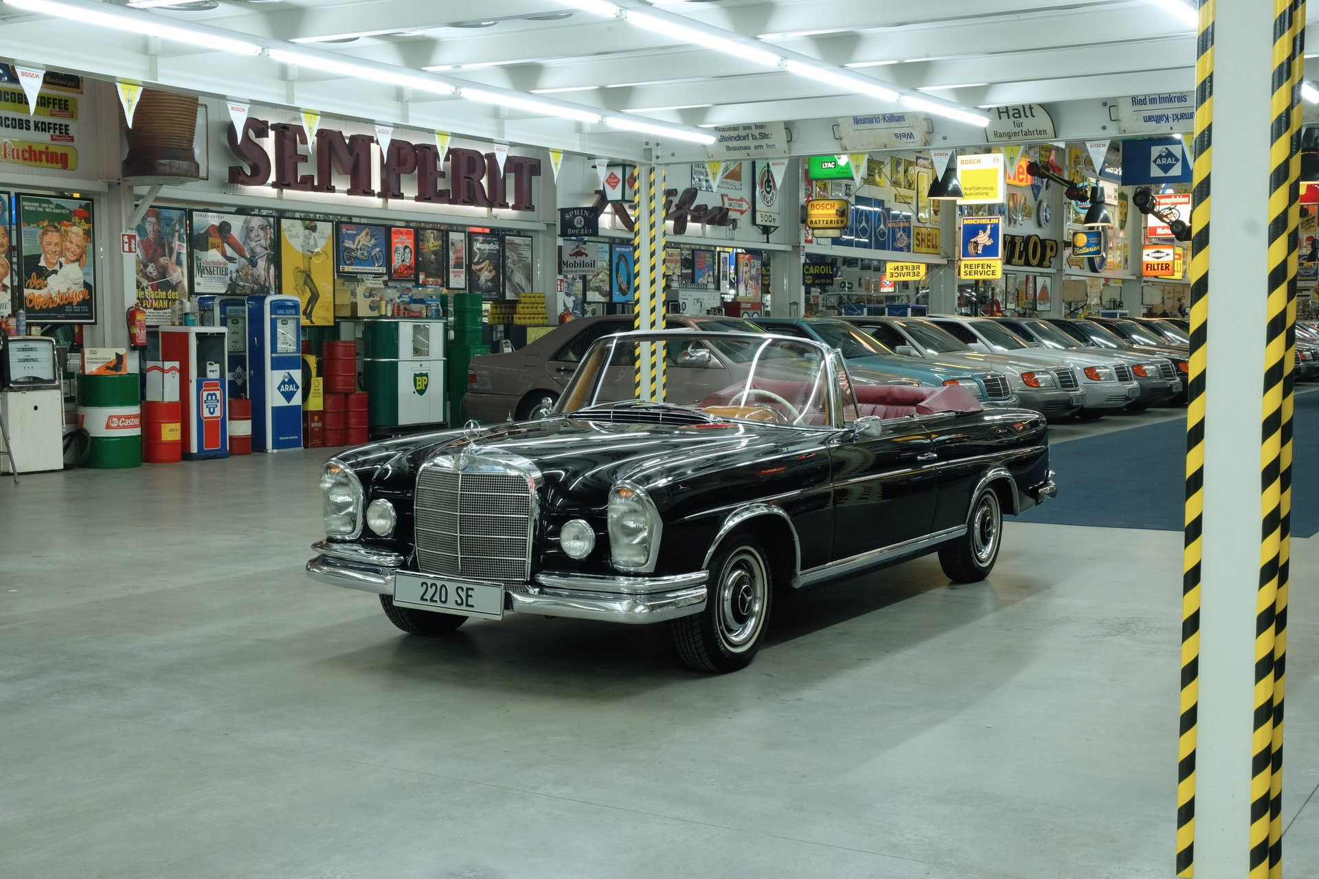 1963 Mercedes-Benz S-Class W111/112 - 220 SEb Cabriolet, foto 2