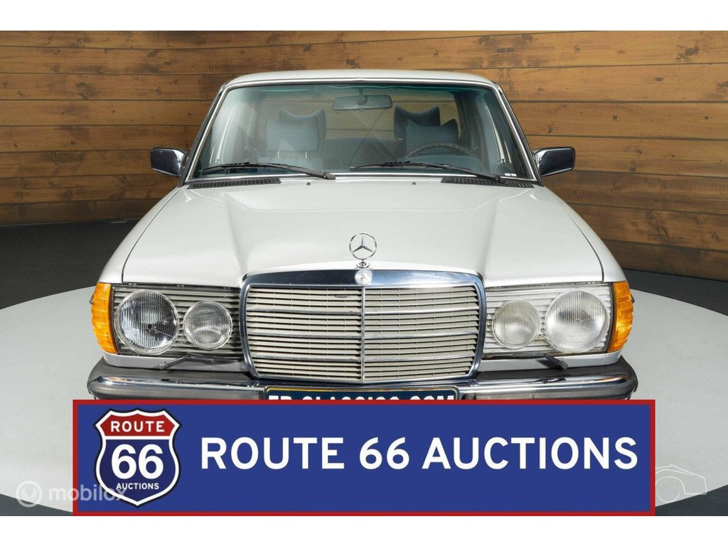 1978 Mercedes-Benz E-Class - 250, foto 4