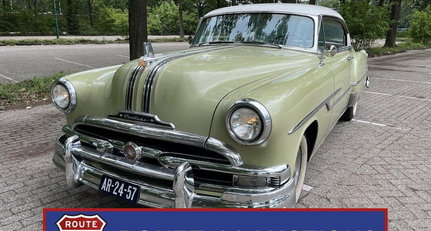 Pontiac Chieftain de Luxe
