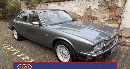 Jaguar XJ12 (1972 - 1992)