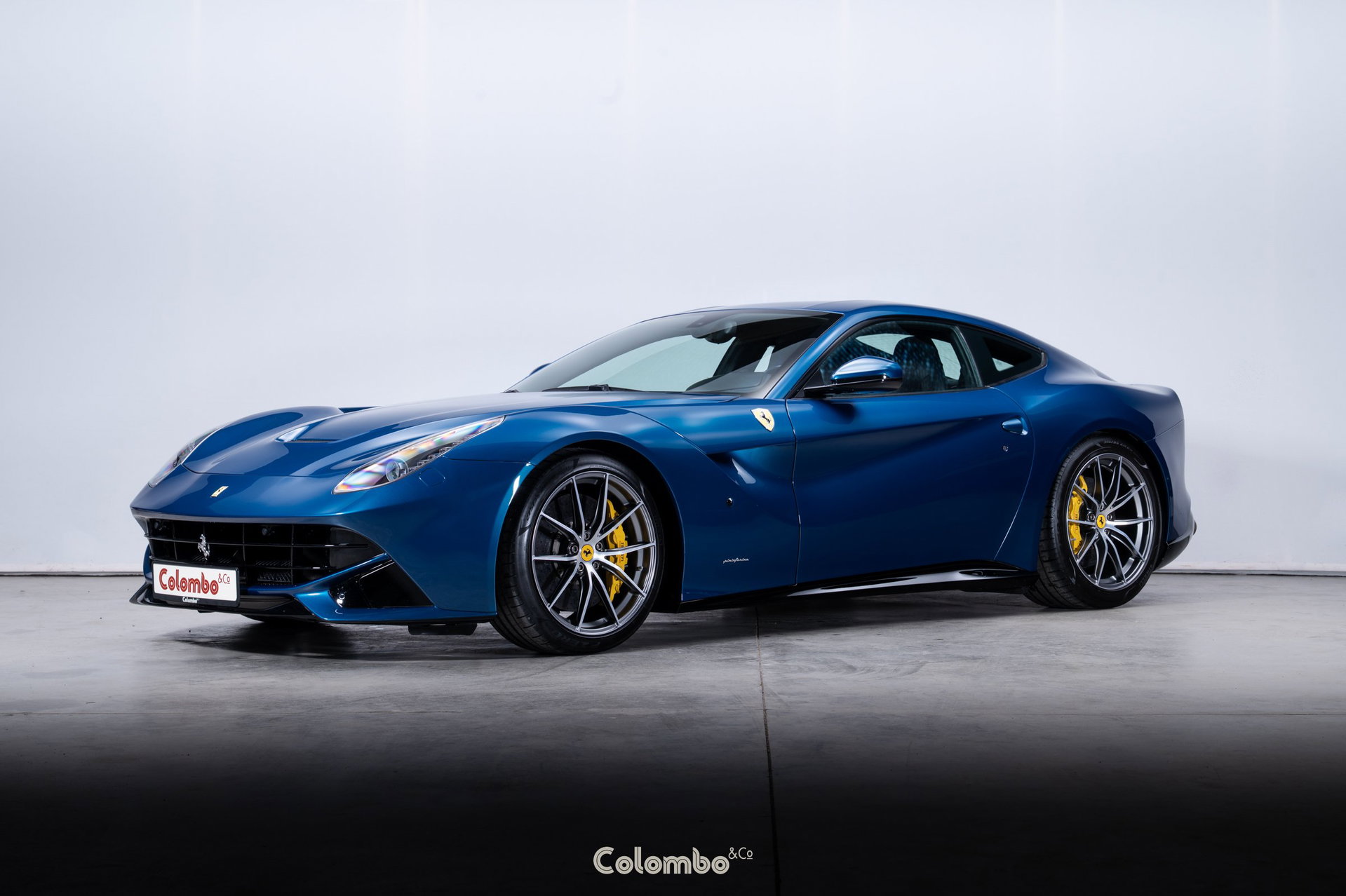 2012 Ferrari F12 - Tailor made - Blue carbon fibre interior trim