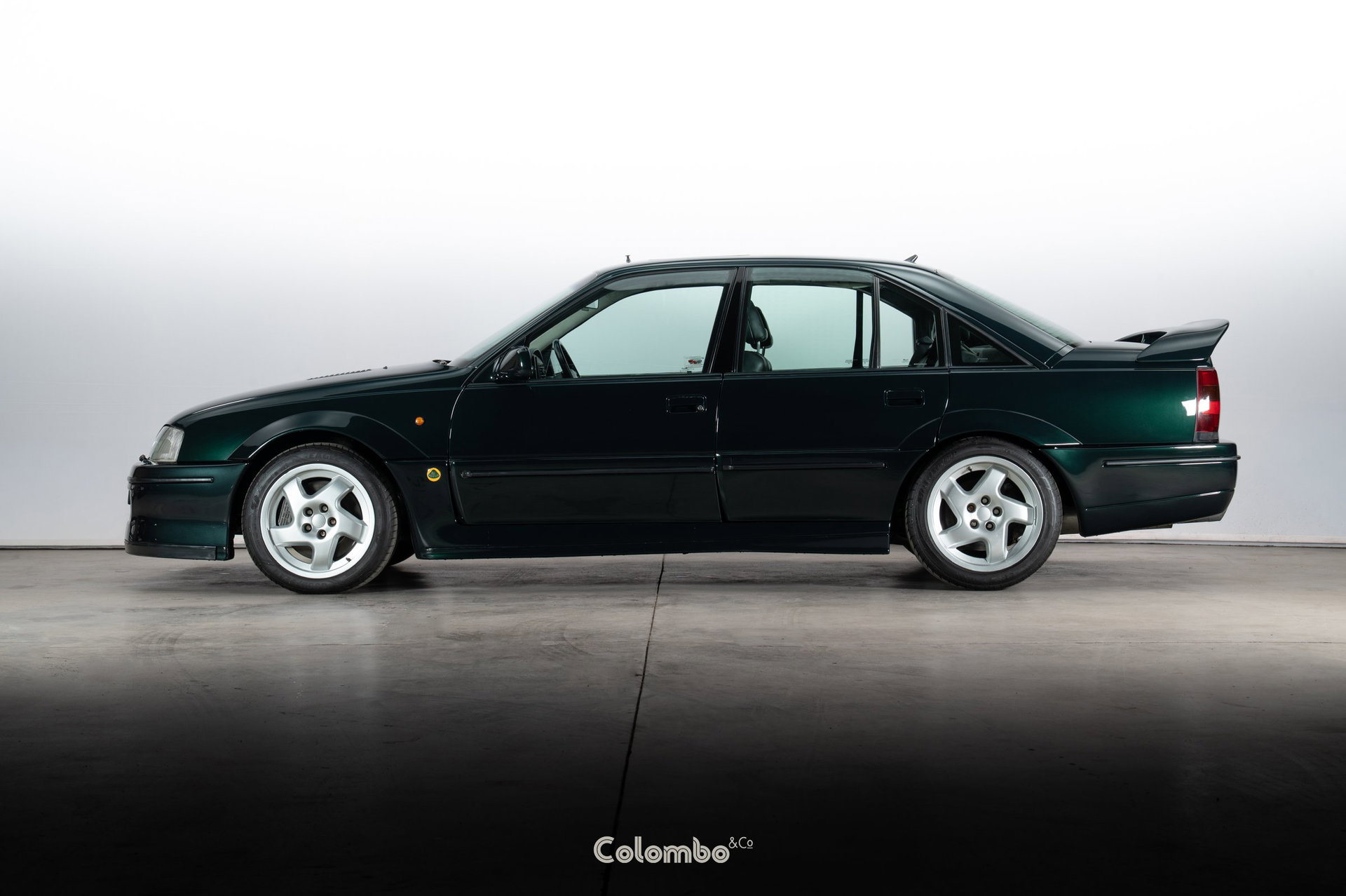 1992 Lotus Omega - The perfect getaway car, foto 2