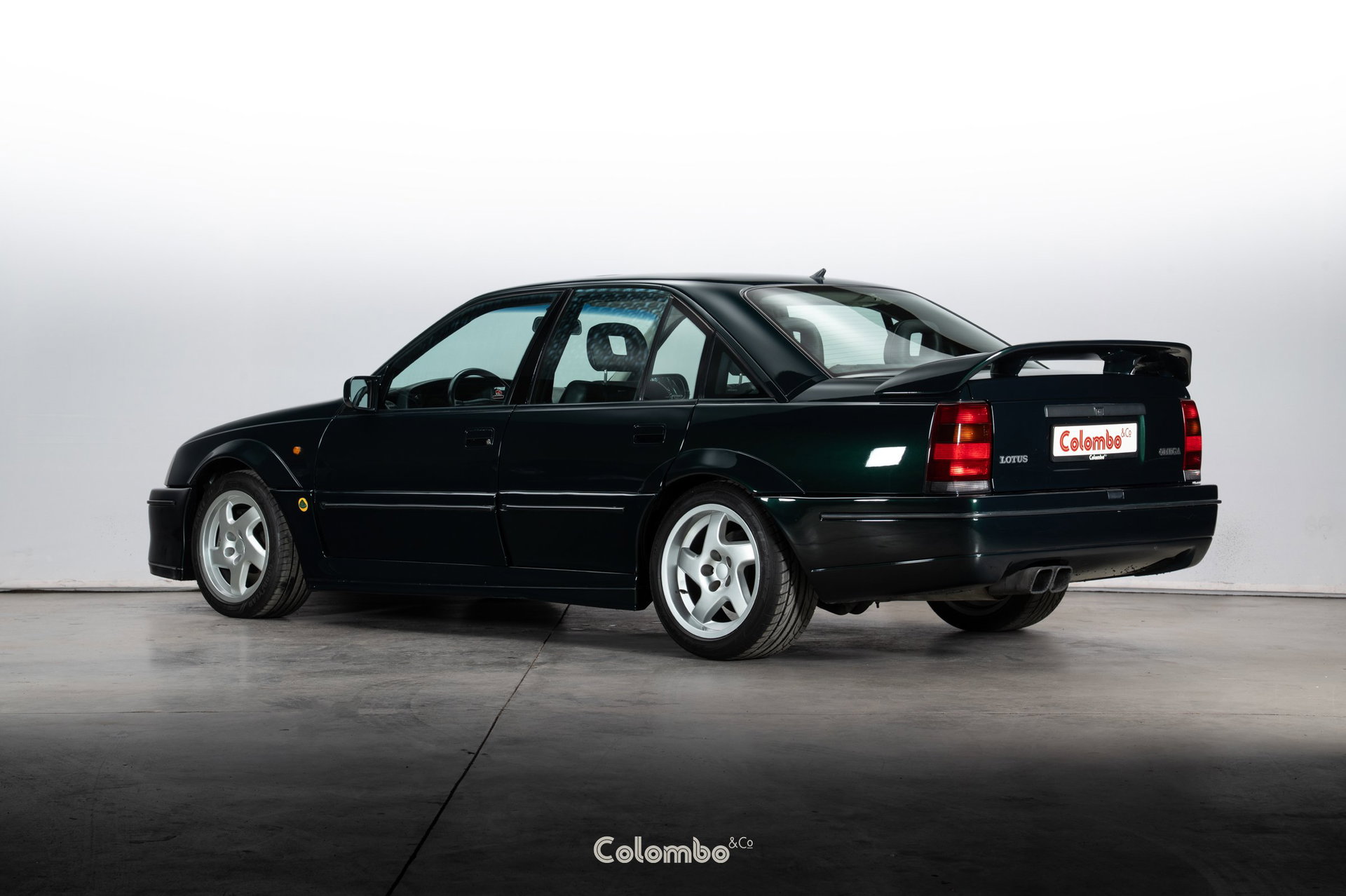 1992 Lotus Omega - The perfect getaway car, foto 3