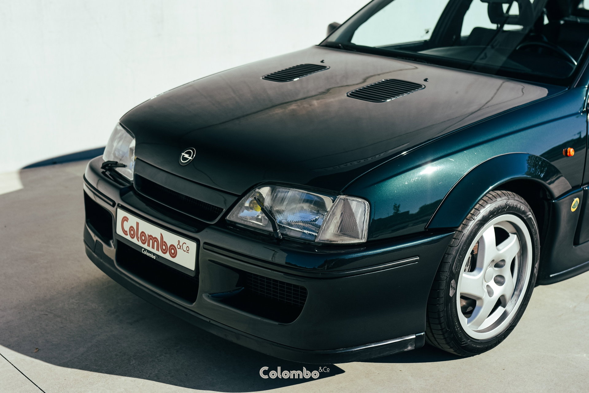 1992 Lotus Omega - The perfect getaway car, foto 12