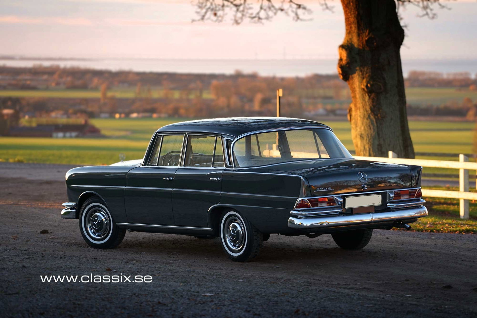 1965 Mercedes-Benz S-Class Heckflosse - Mercedes 220SB W111 Fintail, foto 2