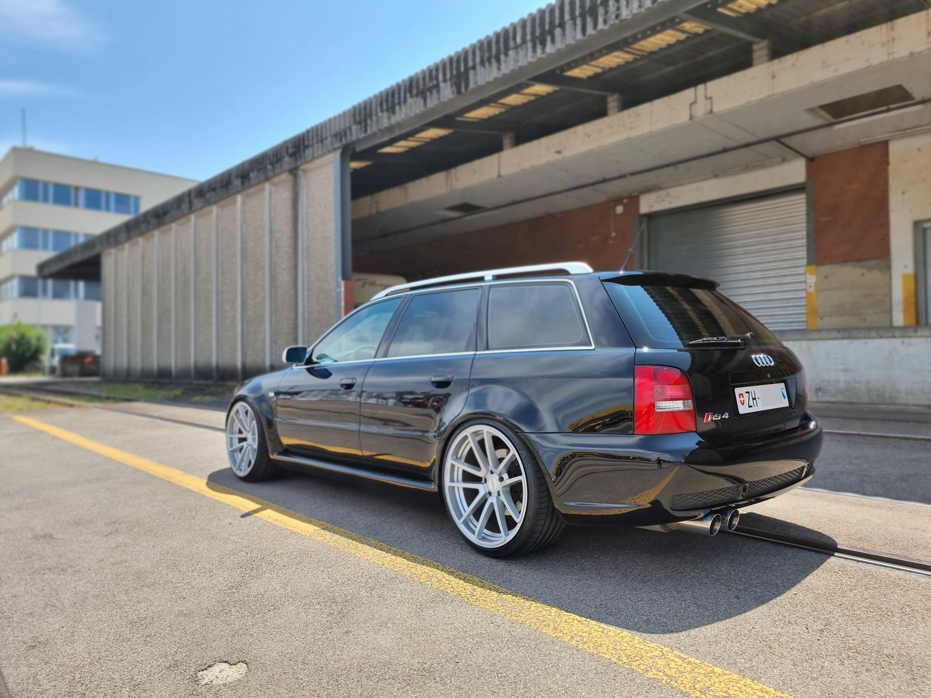 2001 Audi RS 4 - NEU: direkt ab MFK und Service, KW V3, Rotiform 20’’, Fox 3.5’’ – Technisch TOP, foto 2