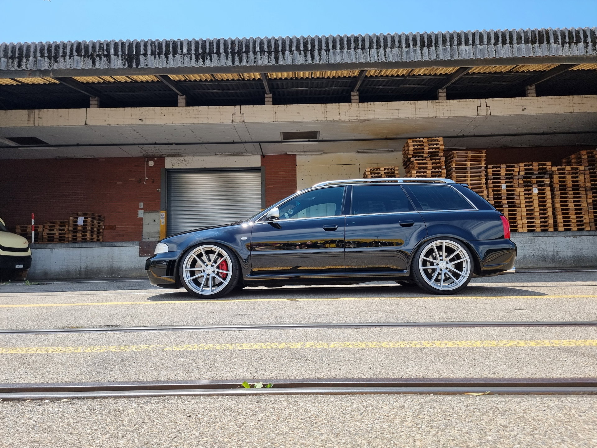 2001 Audi RS 4 - NEU: direkt ab MFK und Service, KW V3, Rotiform 20’’, Fox 3.5’’ – Technisch TOP, foto 3