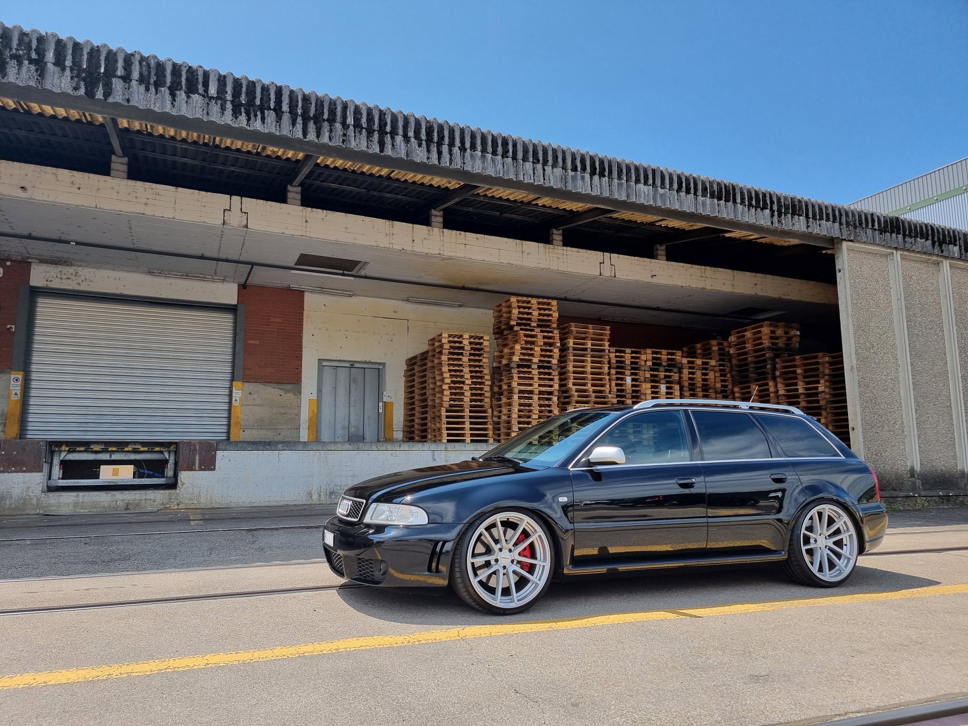 2001 Audi RS 4 - NEU: direkt ab MFK und Service, KW V3, Rotiform 20’’, Fox 3.5’’ – Technisch TOP, foto 4