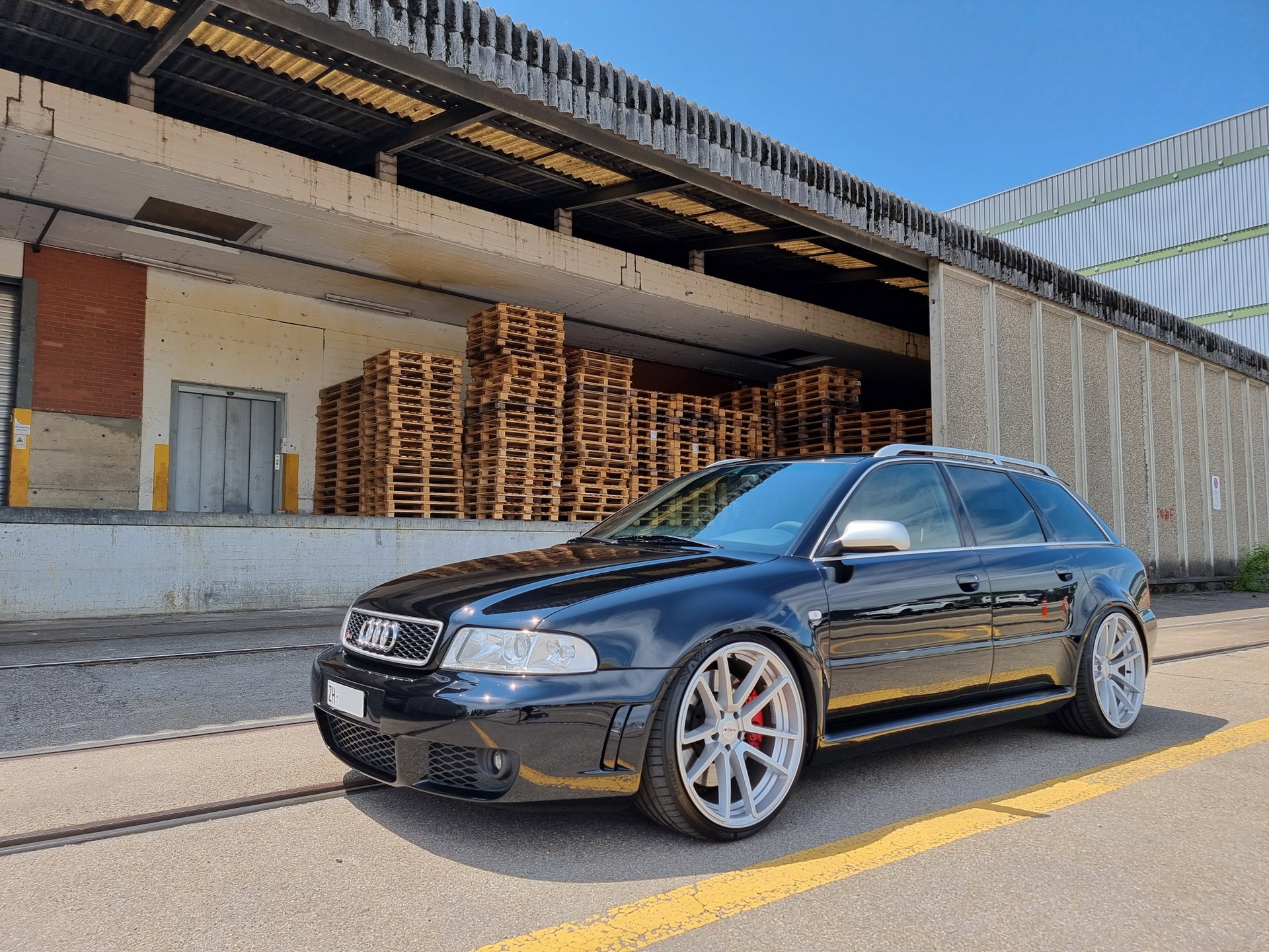 2001 Audi RS 4 - NEU: direkt ab MFK und Service, KW V3, Rotiform 20’’, Fox 3.5’’ – Technisch TOP, foto 5