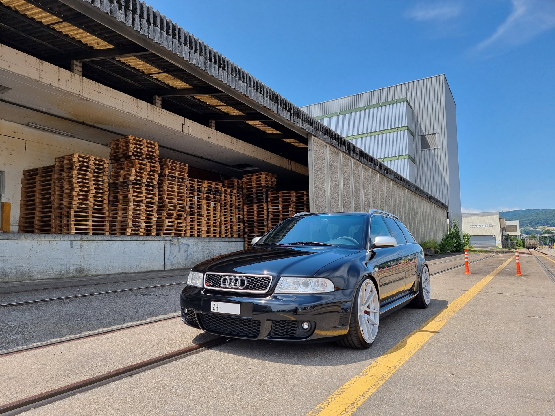 2001 Audi RS 4 - NEU: direkt ab MFK und Service, KW V3, Rotiform 20’’, Fox 3.5’’ – Technisch TOP, foto 6