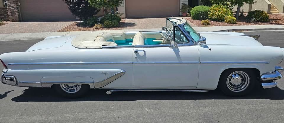 1955 Lincoln Capri, foto 3