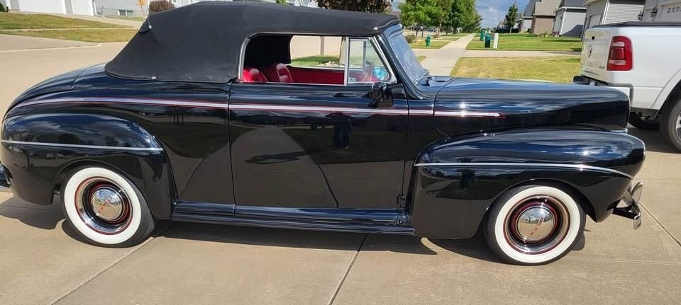 1941 Ford Super Deluxe - Convertible Custom, foto 3