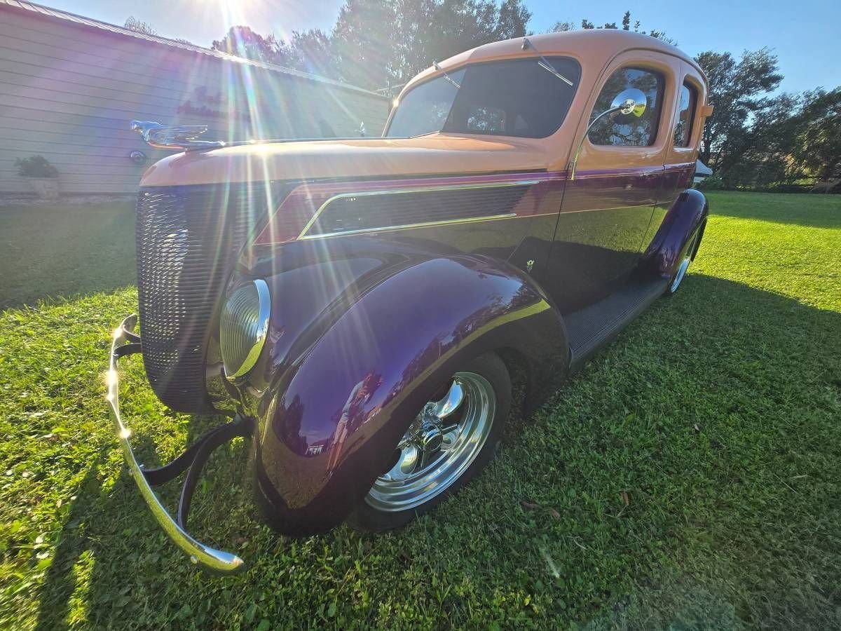1937 Ford Sedan - Humpback, foto 4