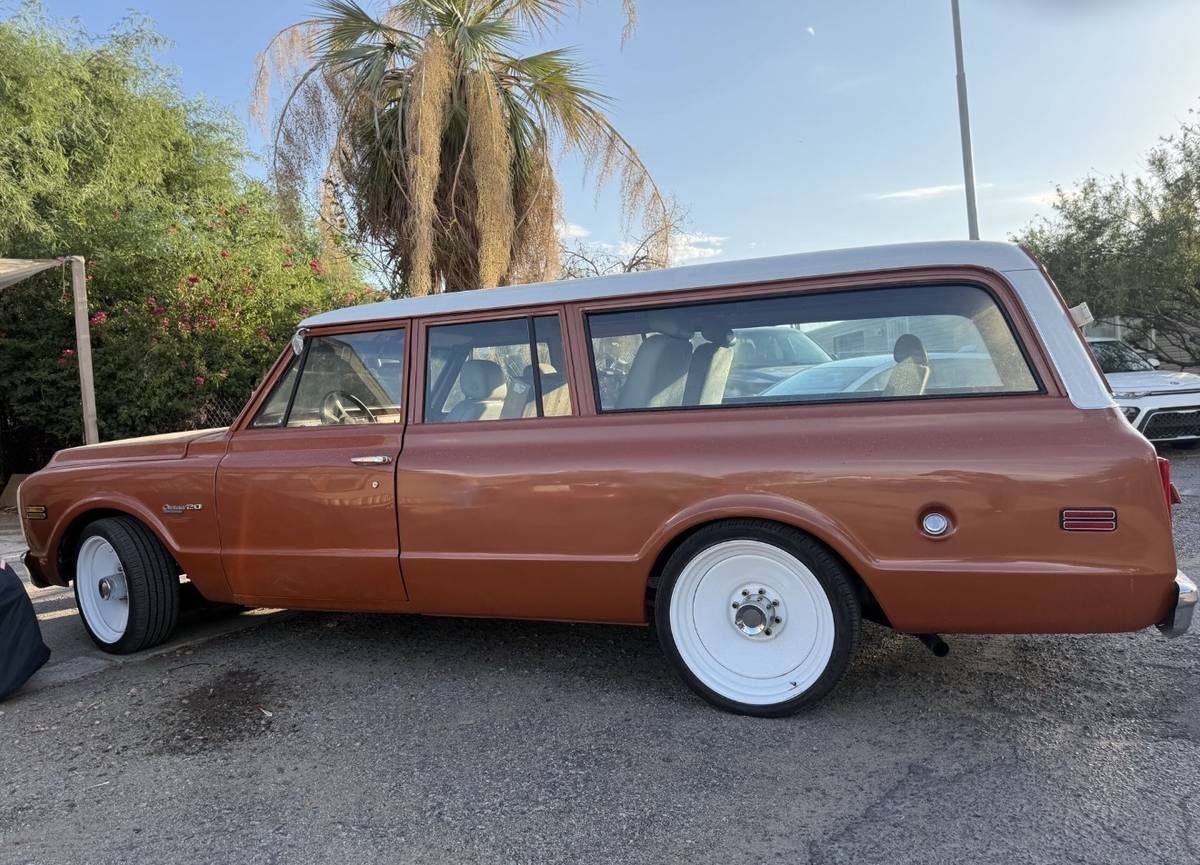 1972 Chevrolet Suburban, foto 2