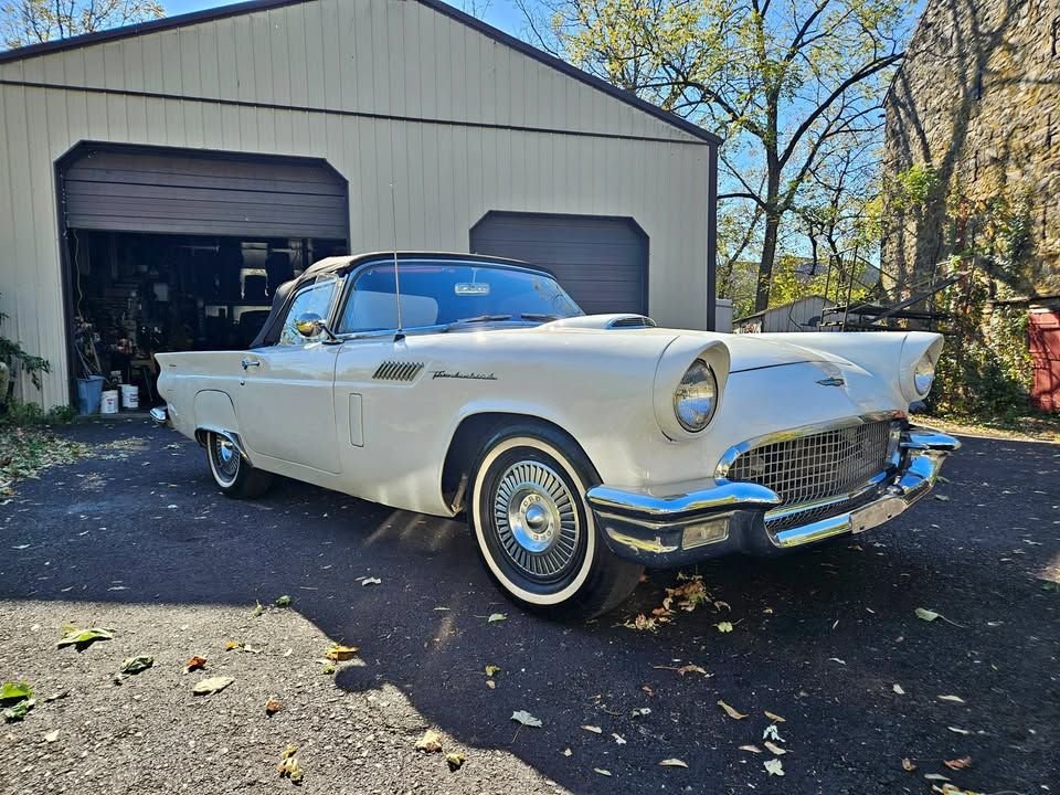 1957 Ford Thunderbird, foto 1