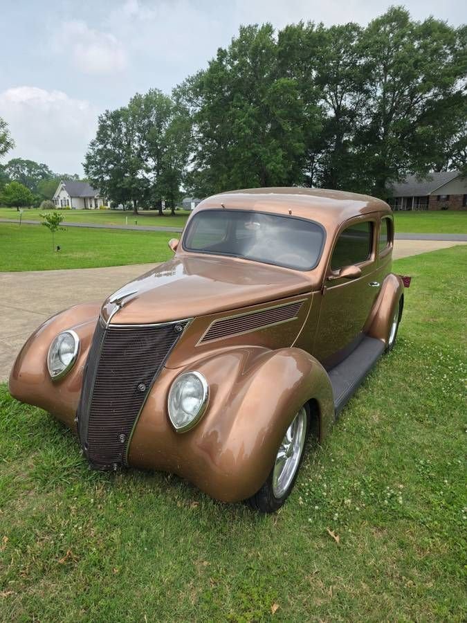 1937 Ford Sedan, foto 2