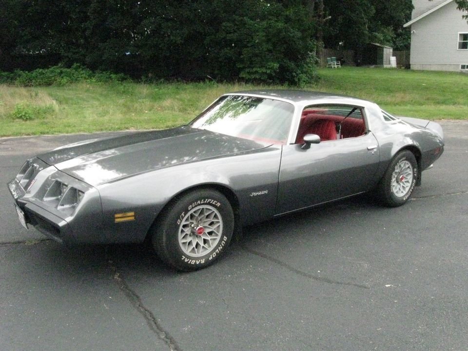 1981 Pontiac Firebird, foto 2