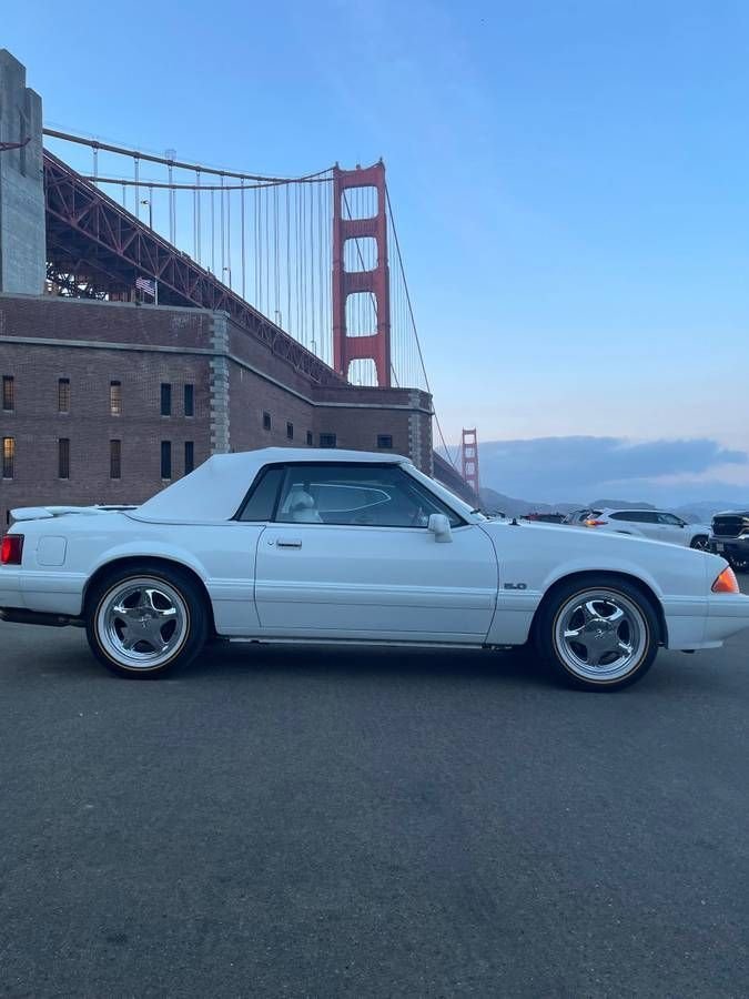 1993 Ford Mustang, foto 2