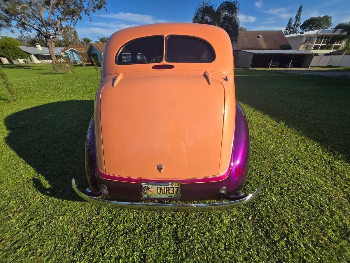 1937 Ford Sedan - Humpback, foto 6