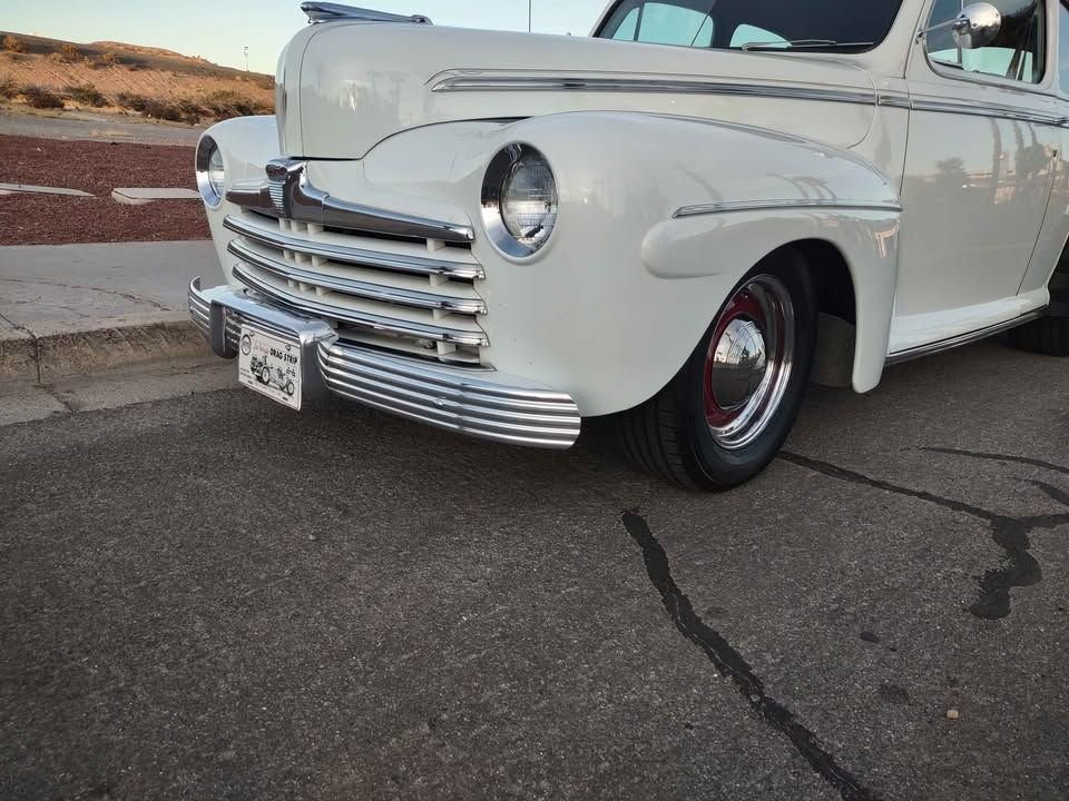 1946 Ford Super Deluxe - Tudor sedan, foto 3
