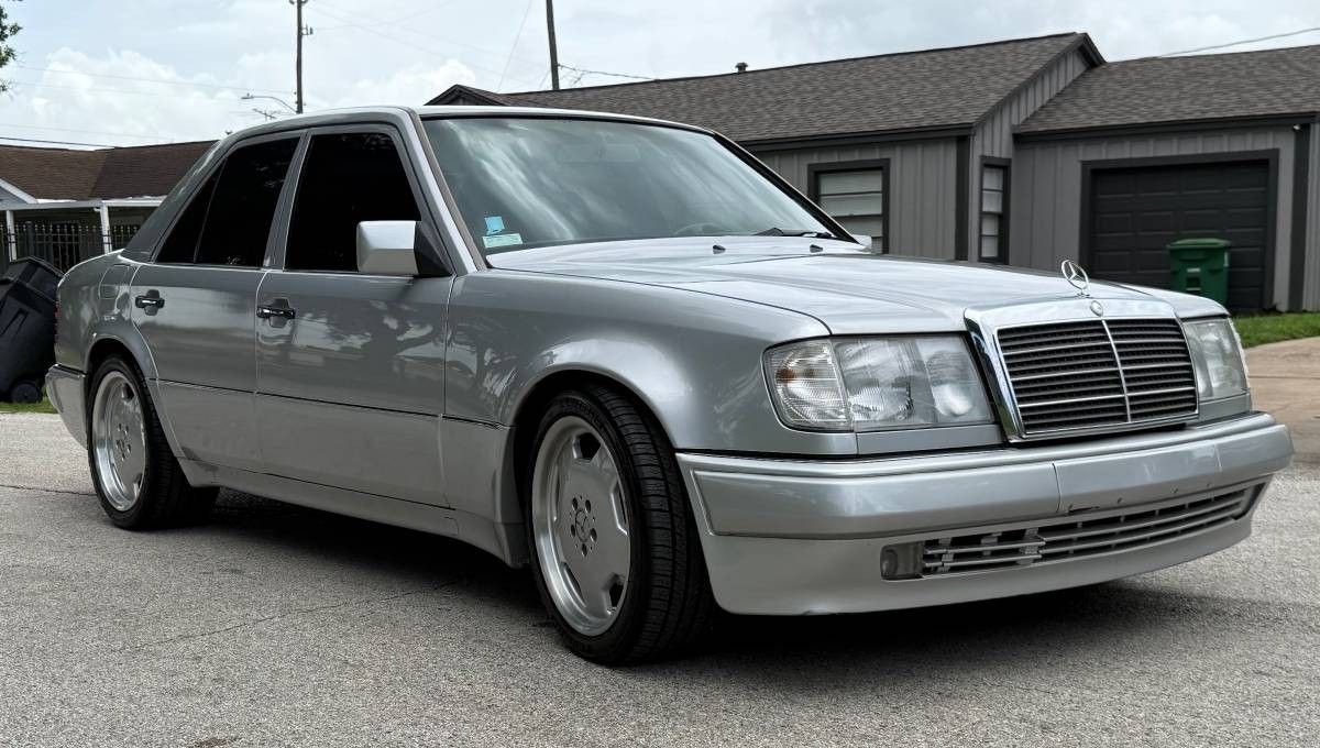 1992 Mercedes-Benz E-Class, foto 1