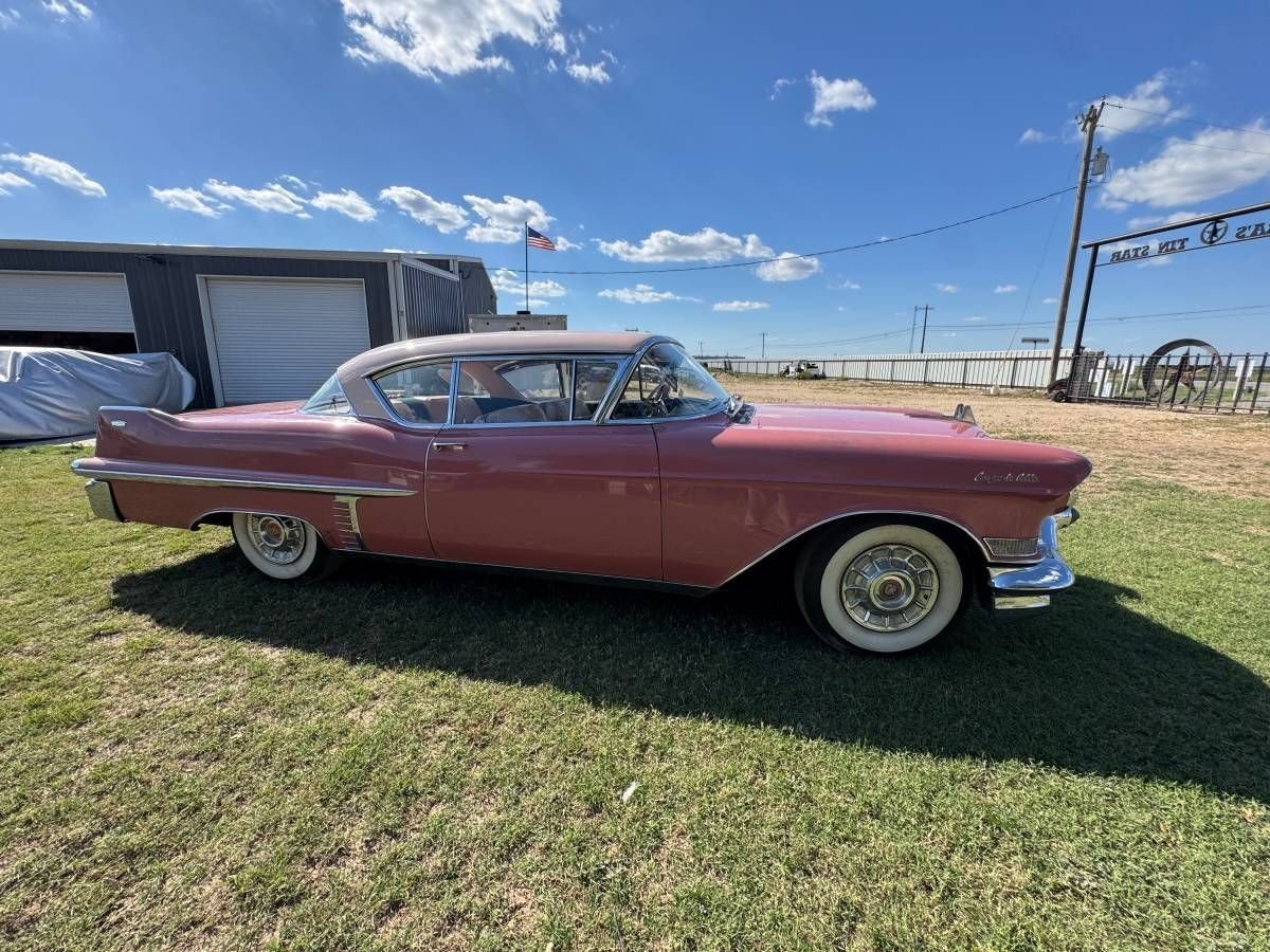 1957 Cadillac DeVille, foto 2