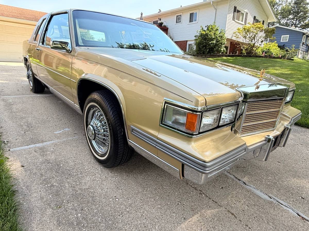 1986 Cadillac DeVille, foto 1