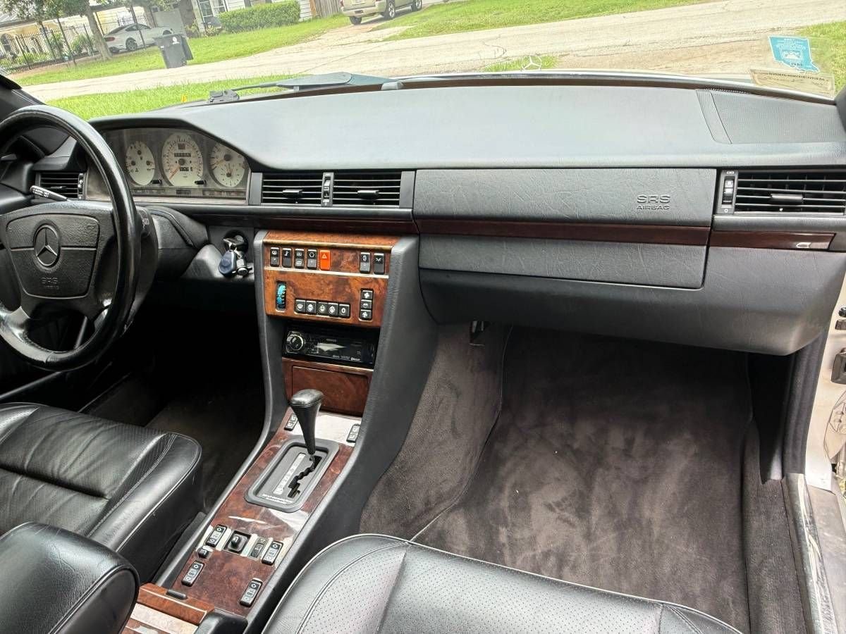 1992 Mercedes-Benz E-Class, foto 8