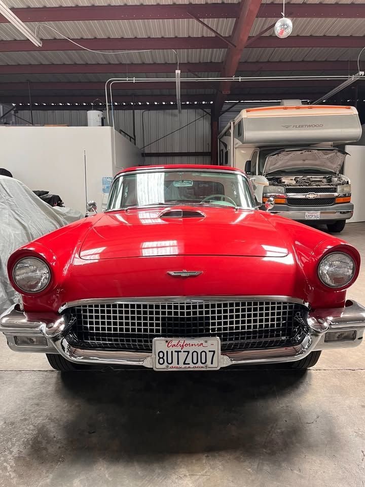1957 Ford Thunderbird, foto 2