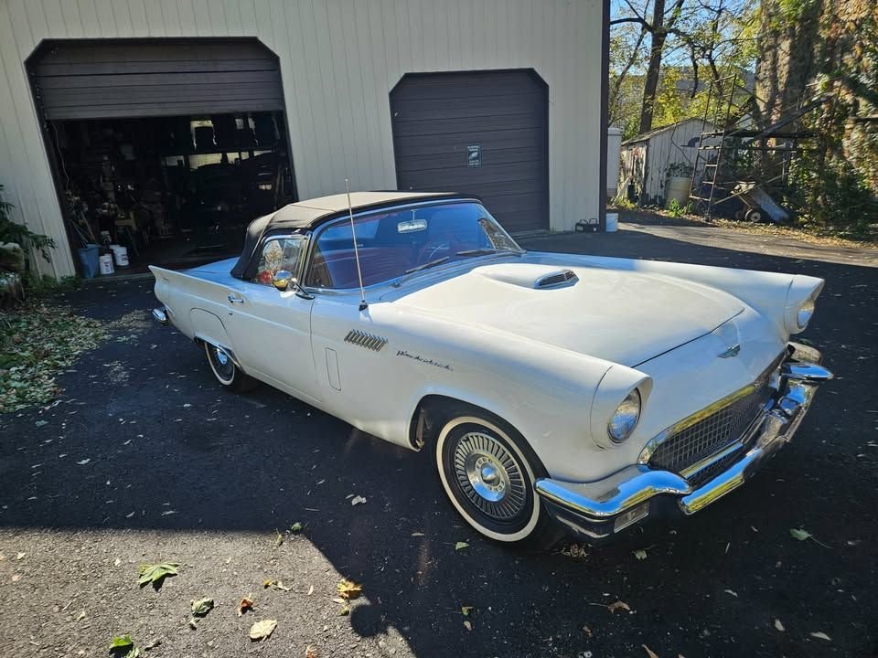 1957 Ford Thunderbird, foto 2