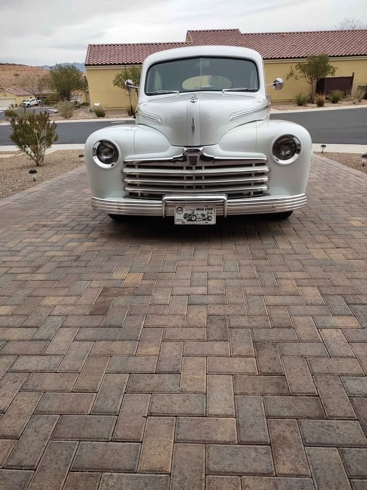 1946 Ford Super Deluxe - Tudor sedan, foto 2