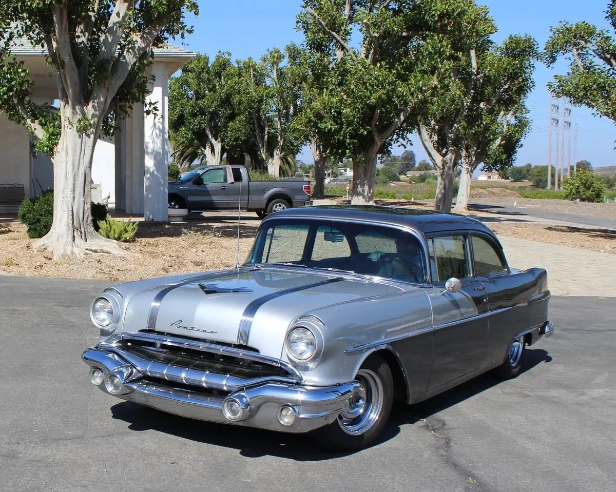 1956 Pontiac Chieftain de Luxe, foto 2