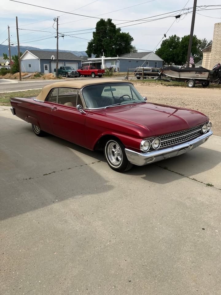 1961 Ford Galaxie - Sunliner convertible, foto 2