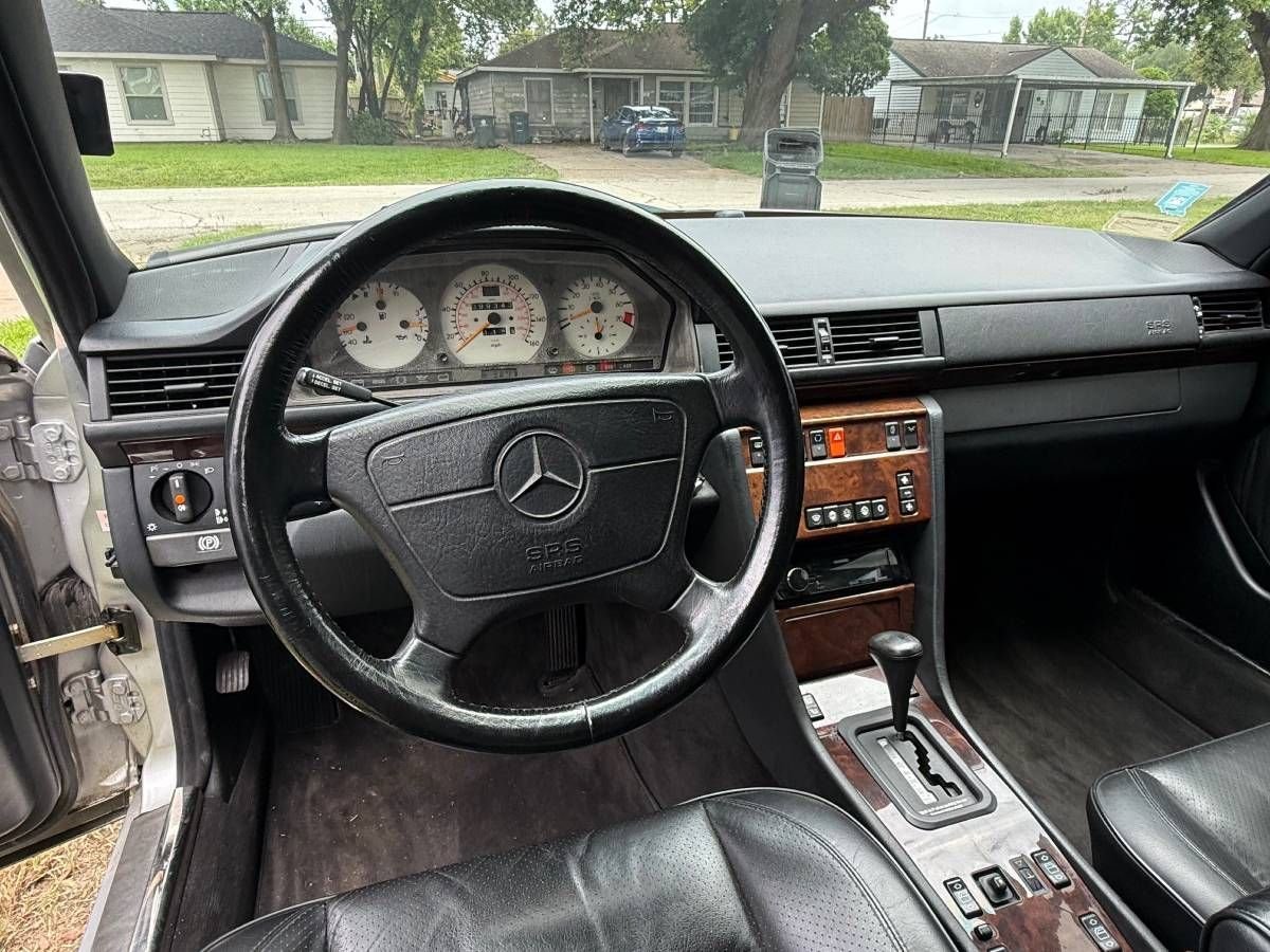 1992 Mercedes-Benz E-Class, foto 7
