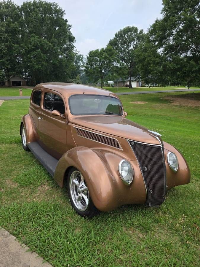1937 Ford Sedan, foto 1
