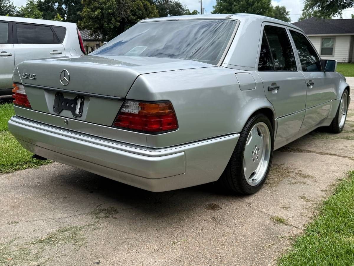 1992 Mercedes-Benz E-Class, foto 3