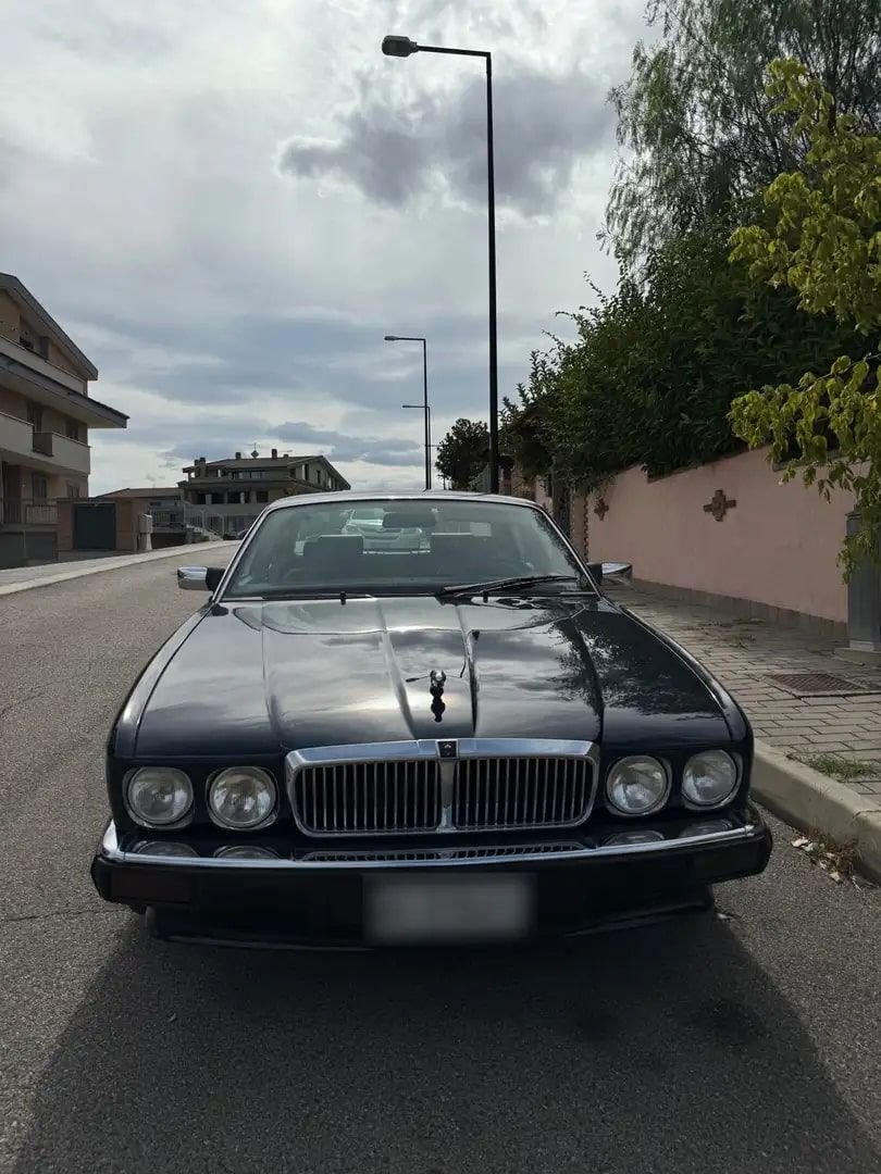 1992 Jaguar X300, foto 2
