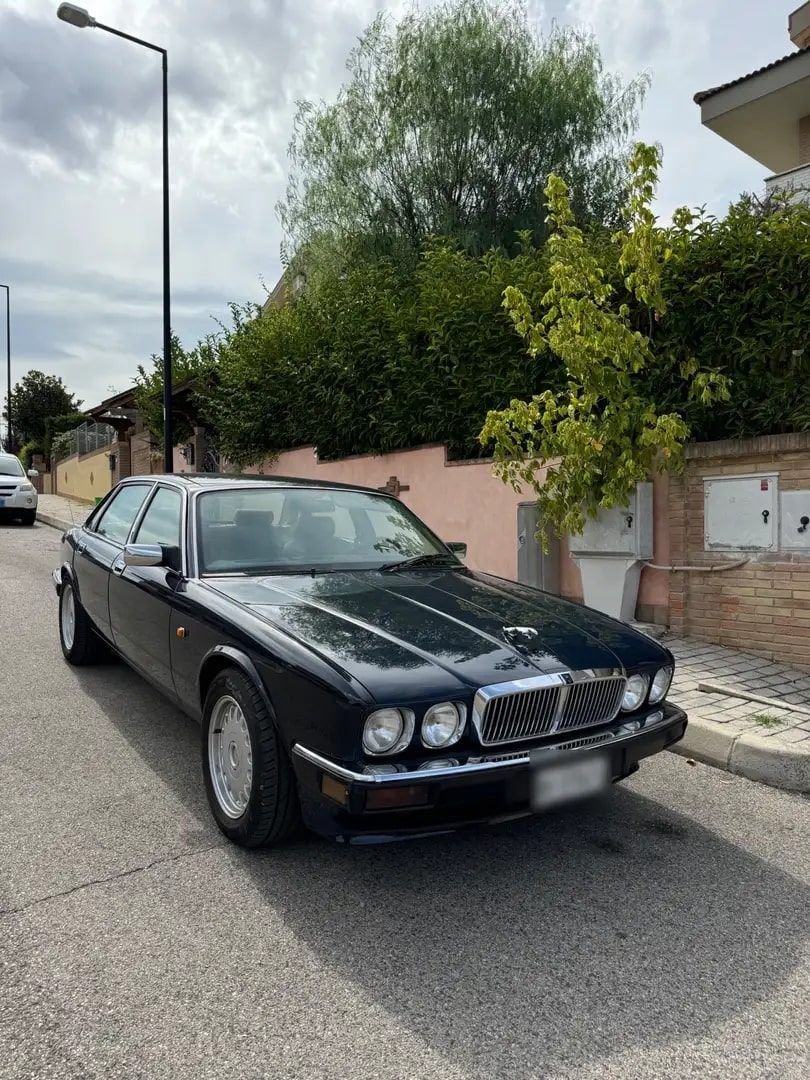 1992 Jaguar X300, foto 1