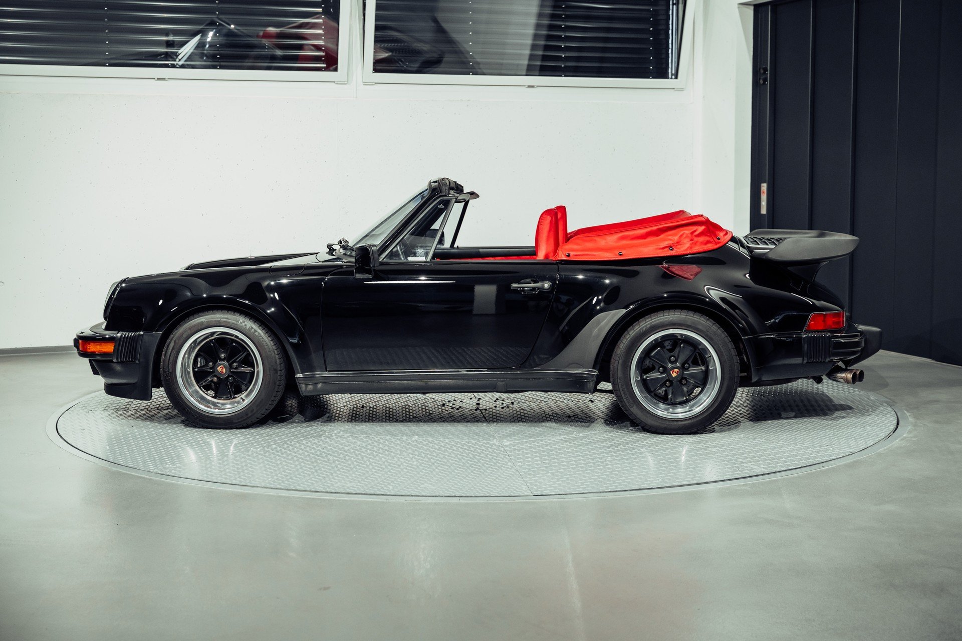 1989 Porsche 911 "Turbo" - 911 930 3.3 Turbo Cabrio, foto 2