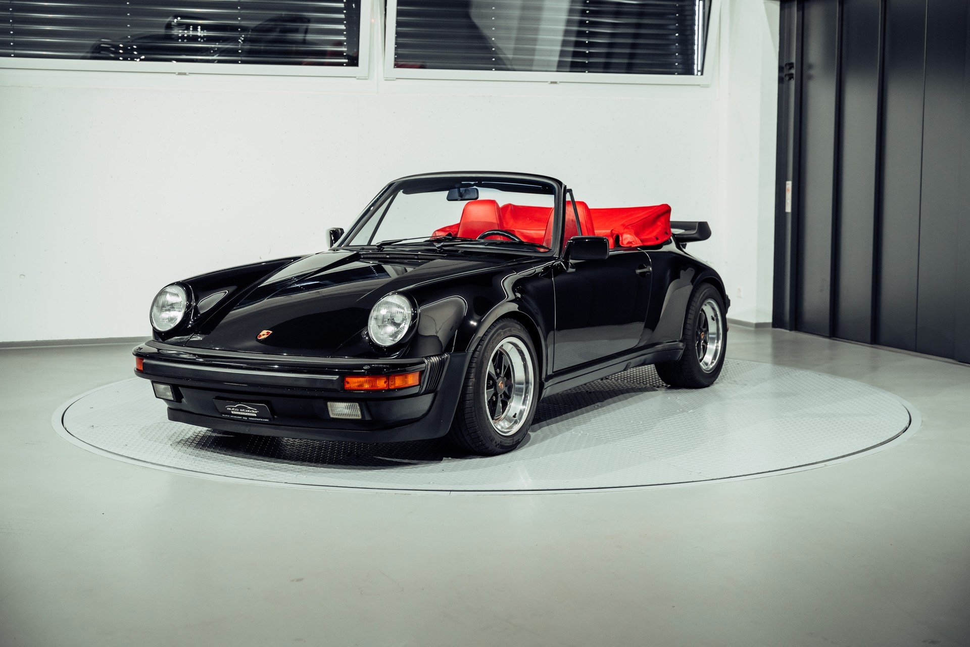 1989 Porsche 911 "Turbo" - 911 930 3.3 Turbo Cabrio, foto 1