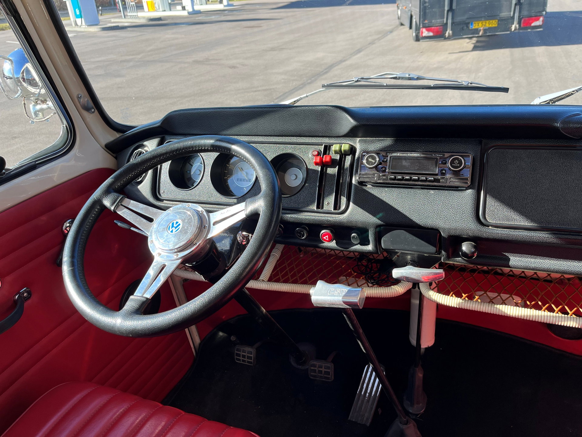 1967 VW T2 - Westfalia with caravan - UNIQUE!, foto 10
