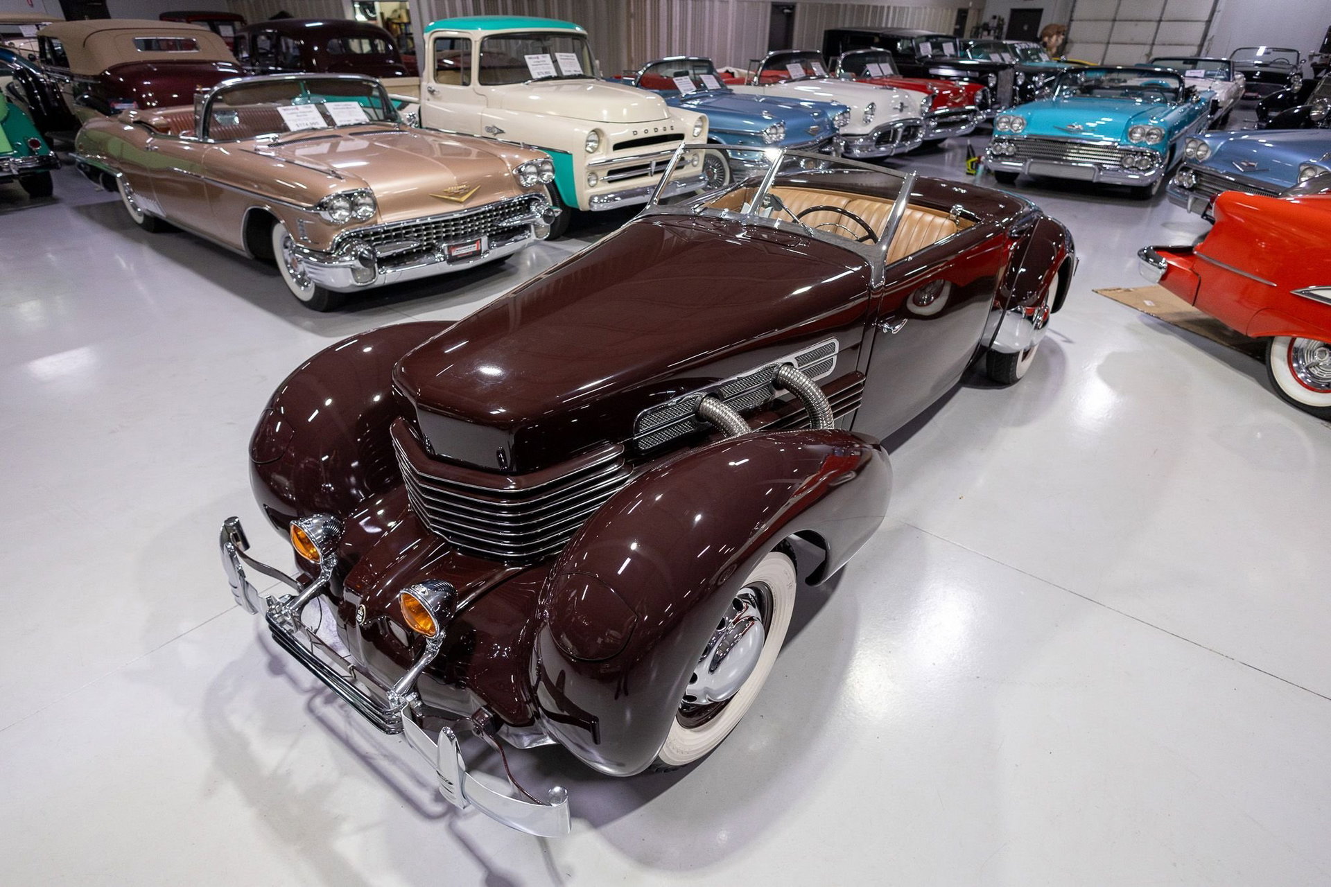 1937 Cord 812, foto 1