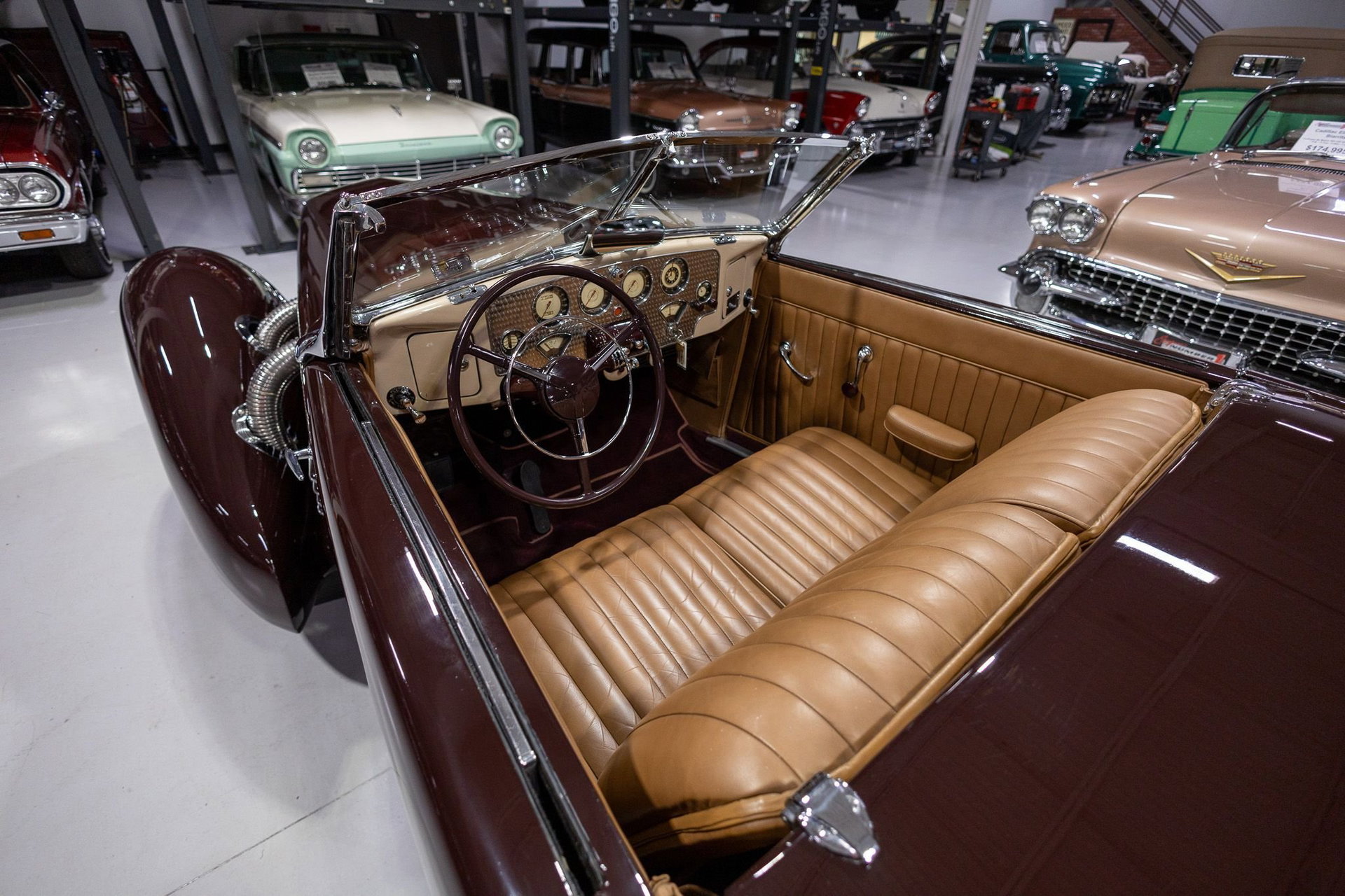 1937 Cord 812, foto 2