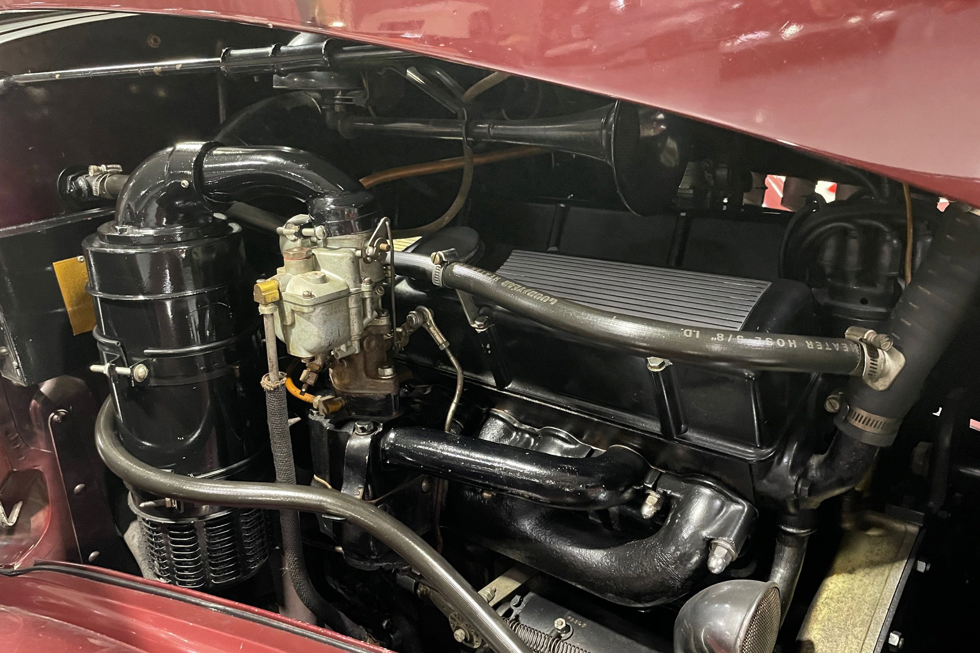 1936 Cadillac Series 85 - Fleetwood Touring Sedan, foto 3