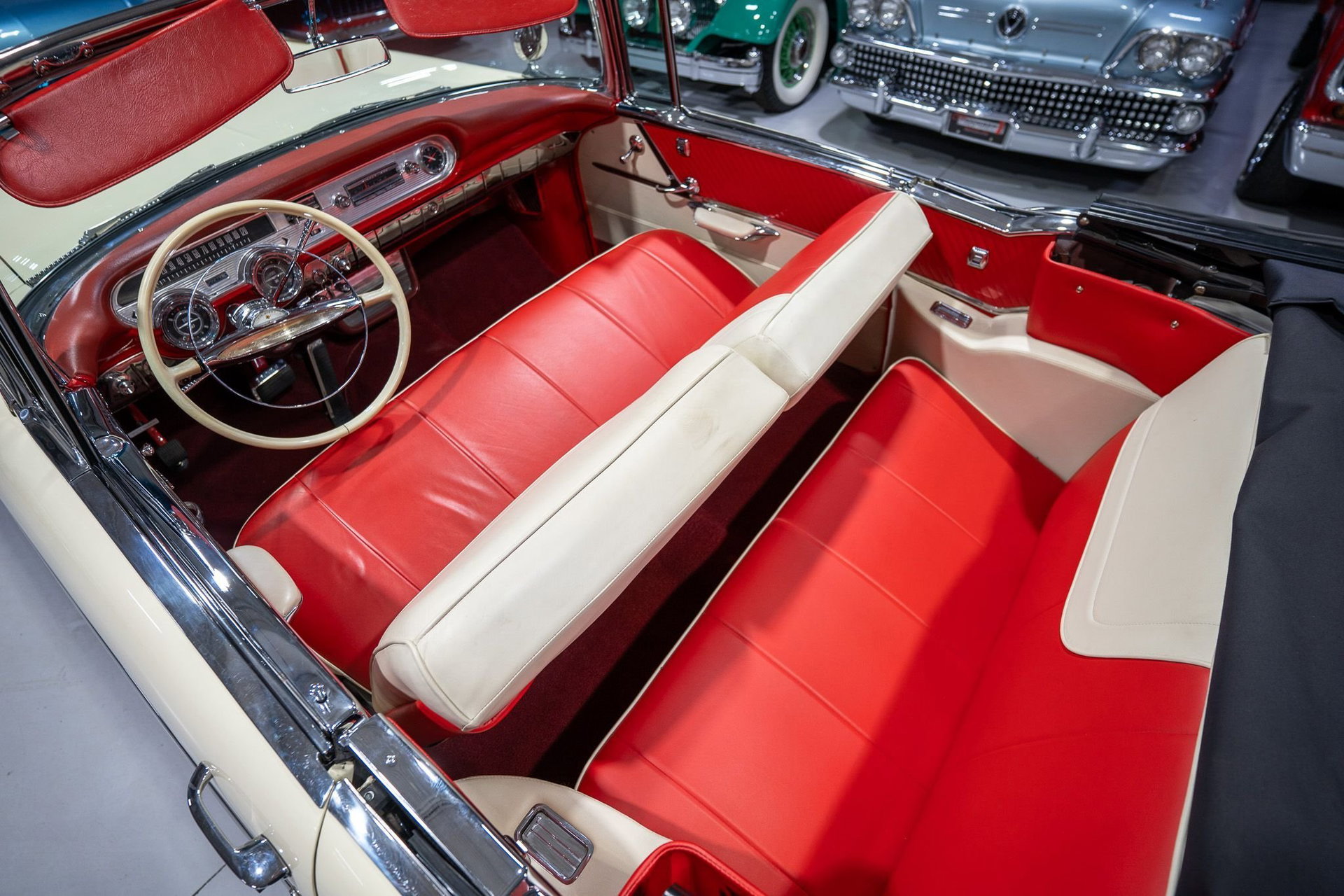 1957 Pontiac Bonneville, foto 2
