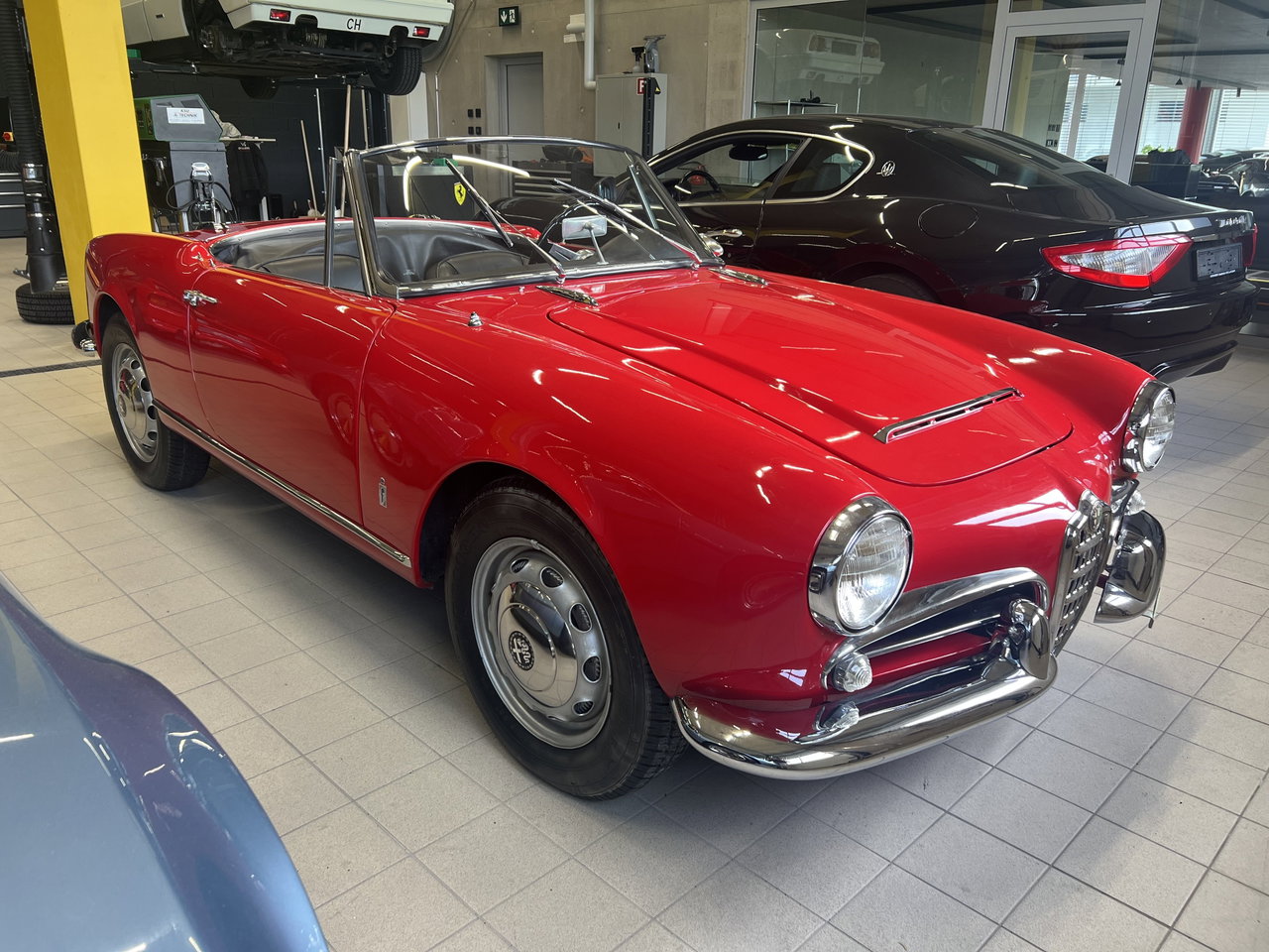 1963 Alfa Romeo Giulia - 1600 Spider — Early Tipo 101 Chassis