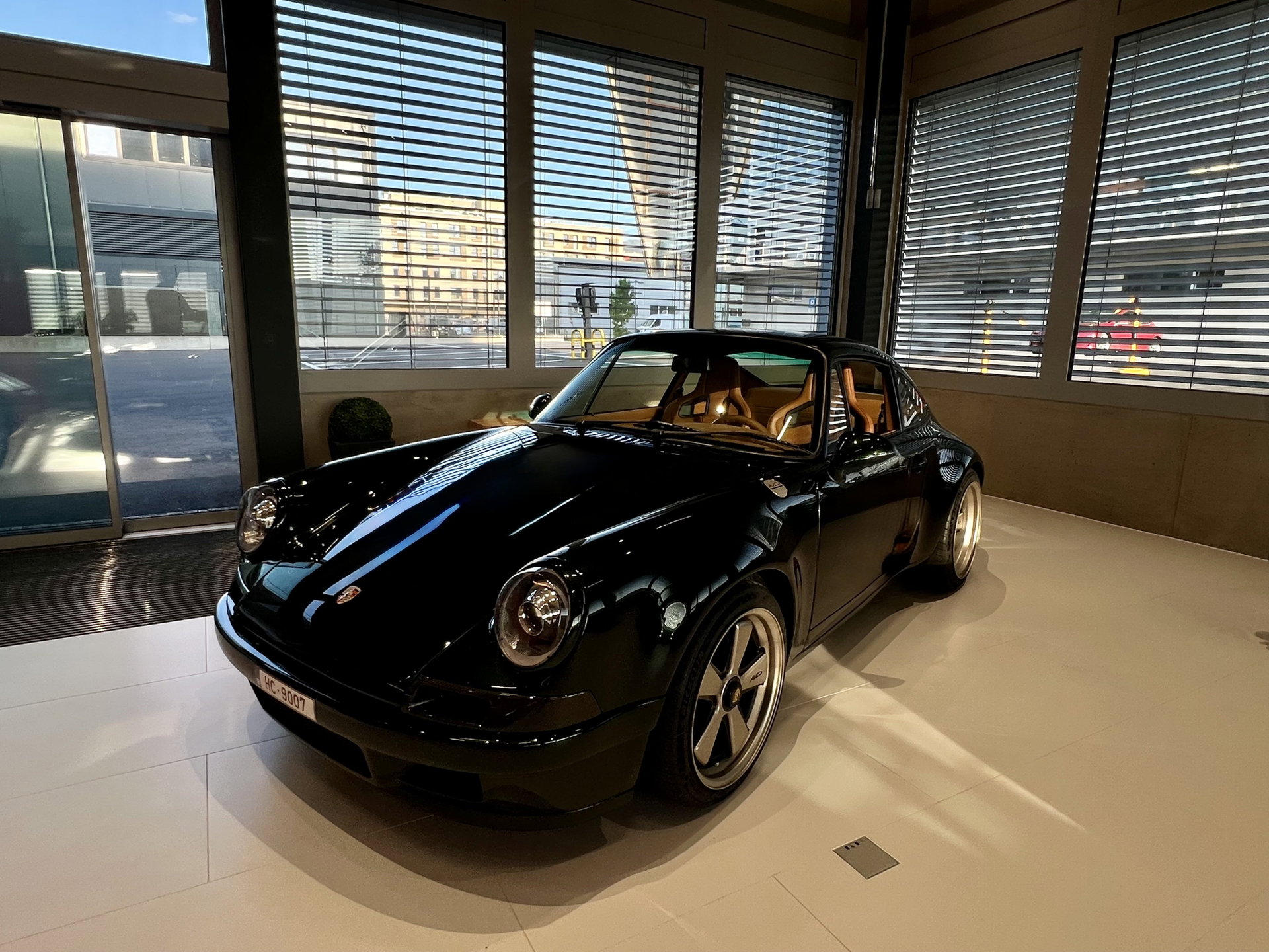 1990 Porsche 911 / 964 Carrera - Restomod AVD Revival 3,8, foto 3