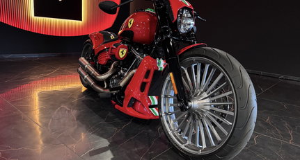 Harley Davidson Breakout 117 „Ferrari“