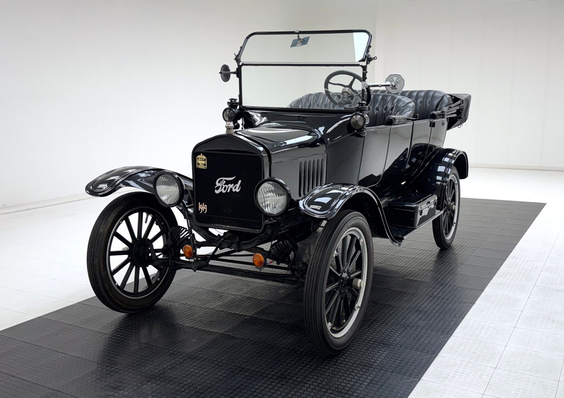 1919 Ford Model T - Touring Sedan, foto 3